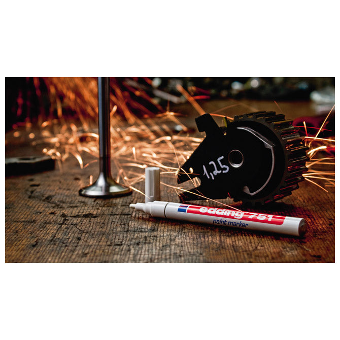 Marker permanentni sijajni lakirajoči 1-2mm edding 751 beli