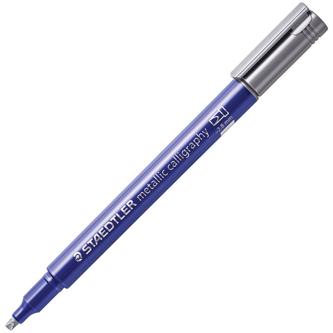 Marker nepermanentni 2,8mm metallic calligraphy staedtler 8325-81 srebrni