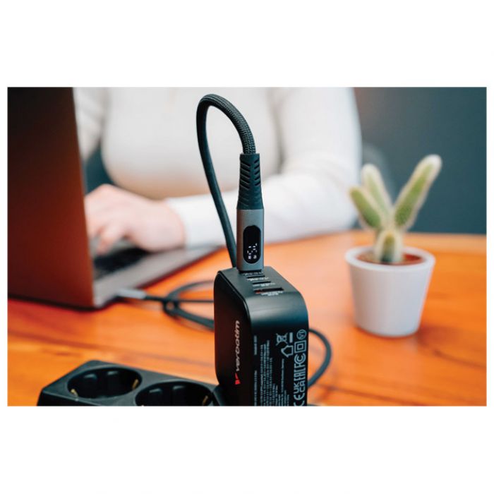 KABEL MAGNETSKI S ZASLONOM USB-C NA USB-C 100W 120 CM VERBATIM 31848 CRNI