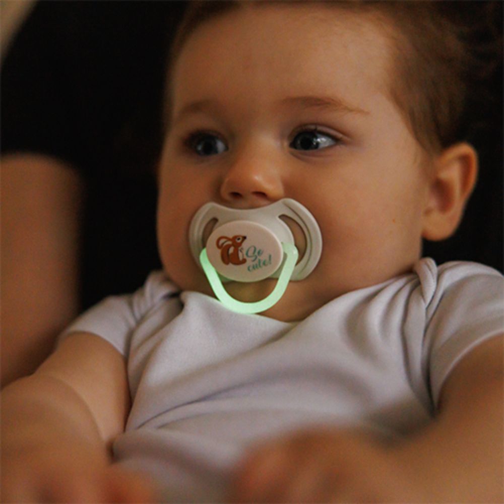 BabyOno Ortodontska simetrična duda GLOW 6-18 mj, 2 kom