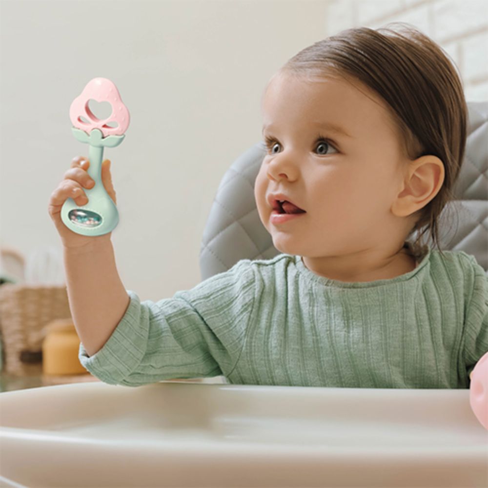 BabyOno Grickalica za zube sa zvečkom, jagoda