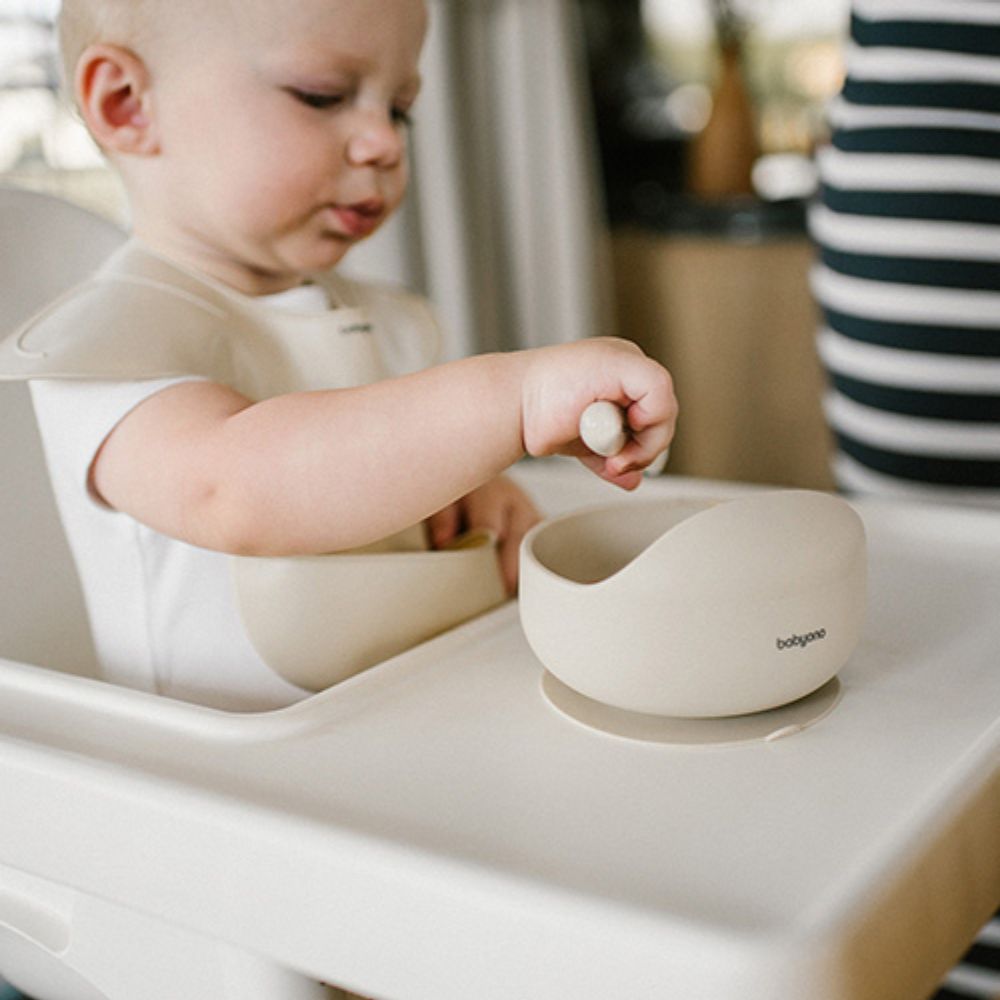 BabyOno Silikonska zdjelica s vakuumom 350 ml 6 m+, bež