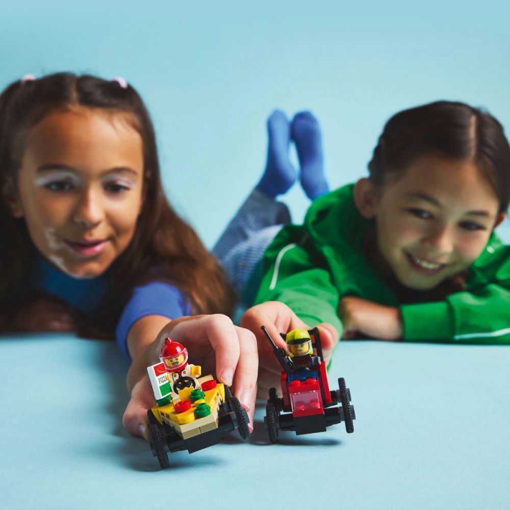 LEGO City 60458 Auto dostavljača pizze vs. vatrogasno vozilo u trci