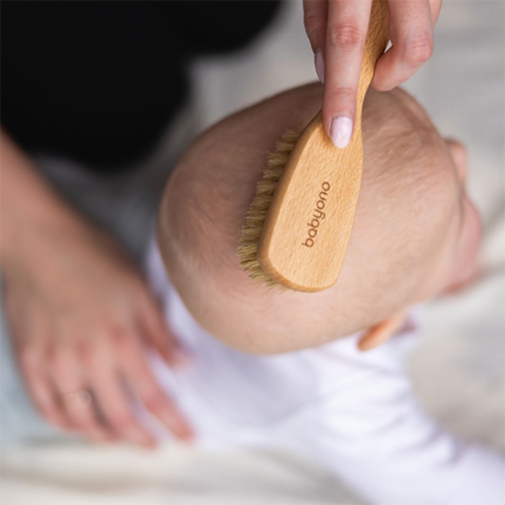 BabyOno Drvena četka za kosu s prirodnim vlaknima, medium