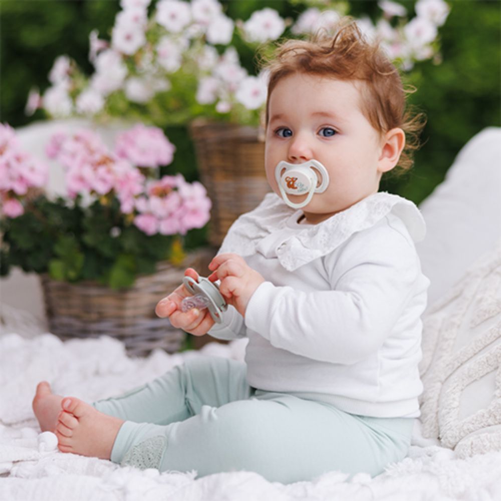 BabyOno Ortodontska simetrična duda GLOW 6-18 mj, 2 kom