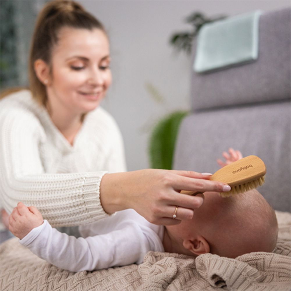 BabyOno Drvena četka za kosu s prirodnim vlaknima, medium