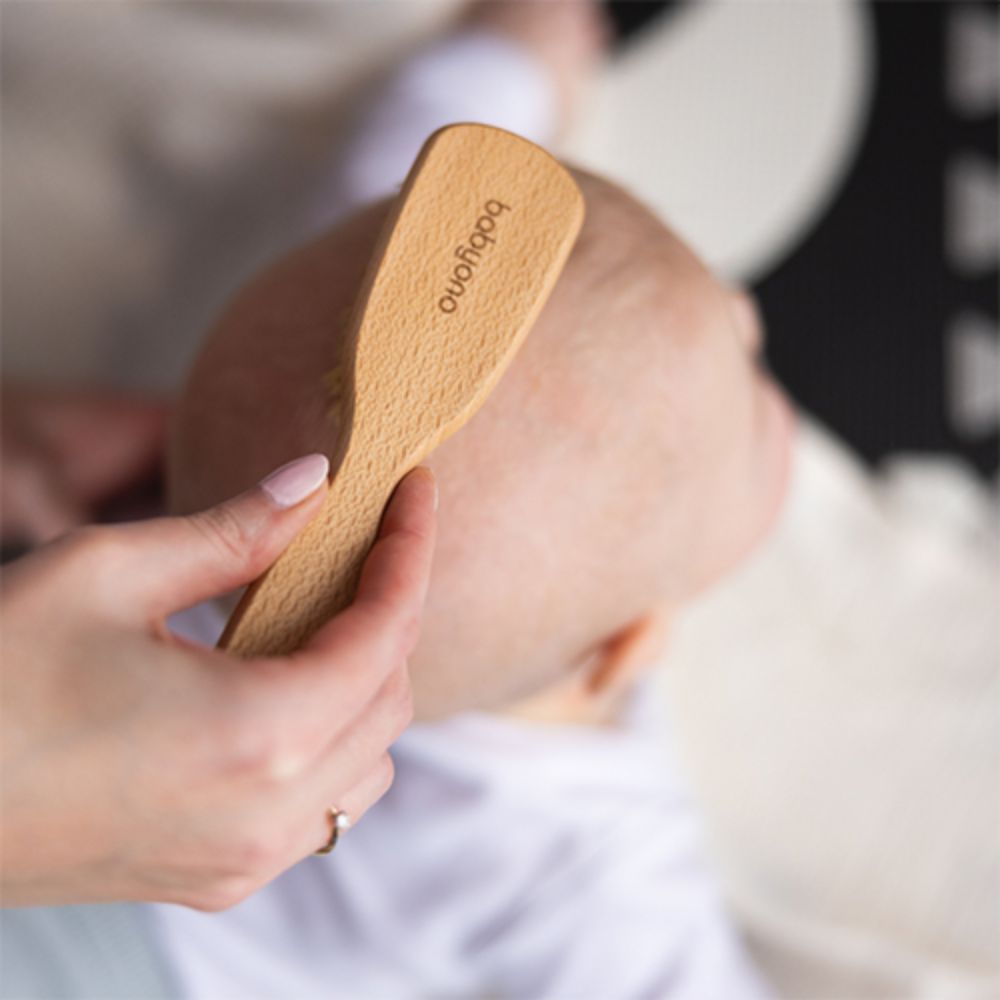 BabyOno Drvena četka za kosu s prirodnim vlaknima, medium