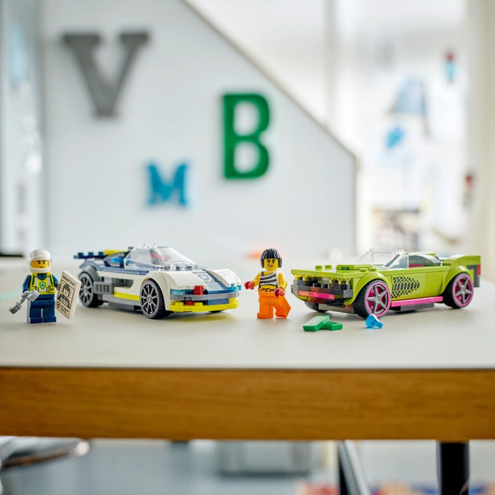 LEGO City 60415 Utrka policijskog i sportskog auta