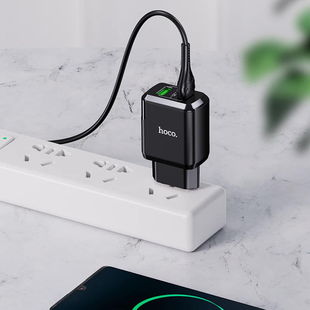 Hoco - Stenski polnilec Charmer (N6) - 2xUSB-A, Q.C 3.0, 18W, 3.0A - črn