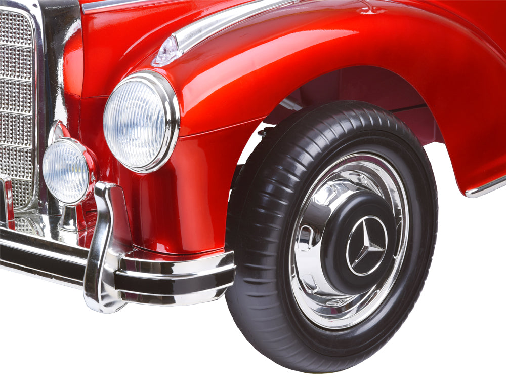 Mercedes-Benz 300s AKU red