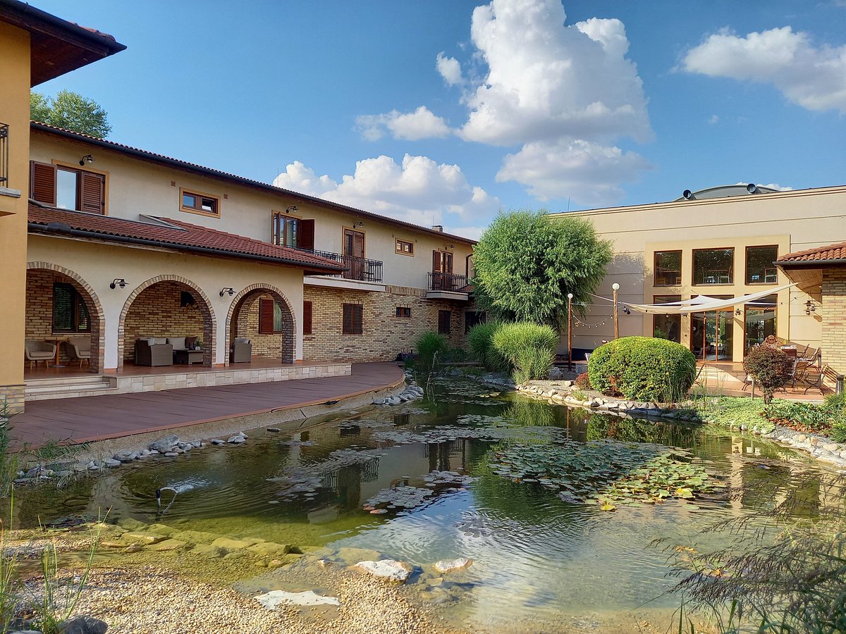 Budimpešta, 2 ali 3 nočitve s polpenzionom za 2 osebi - Stacio Wellness Hotel****