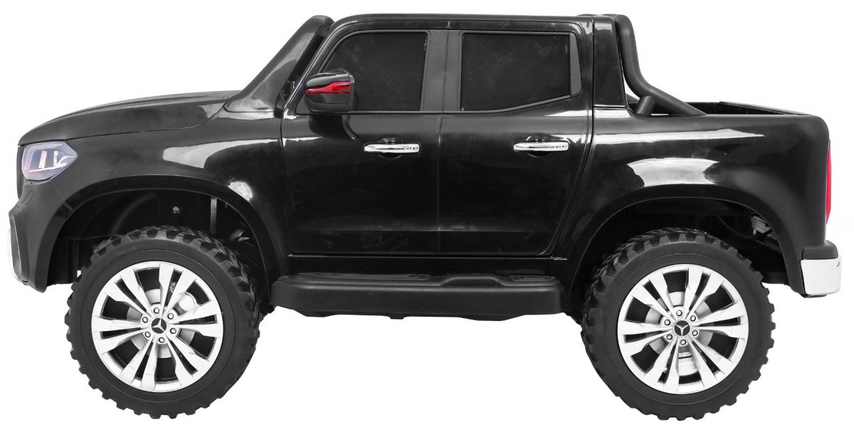 Licencirani auto na akumulator Mercedes Benz X-Class - crni