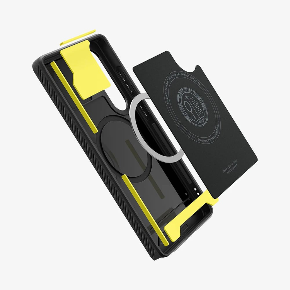 Spigen - Rugged Armor MagSafe ovitek za Samsung Galaxy S25 Ultra ACS08951 - mat črn