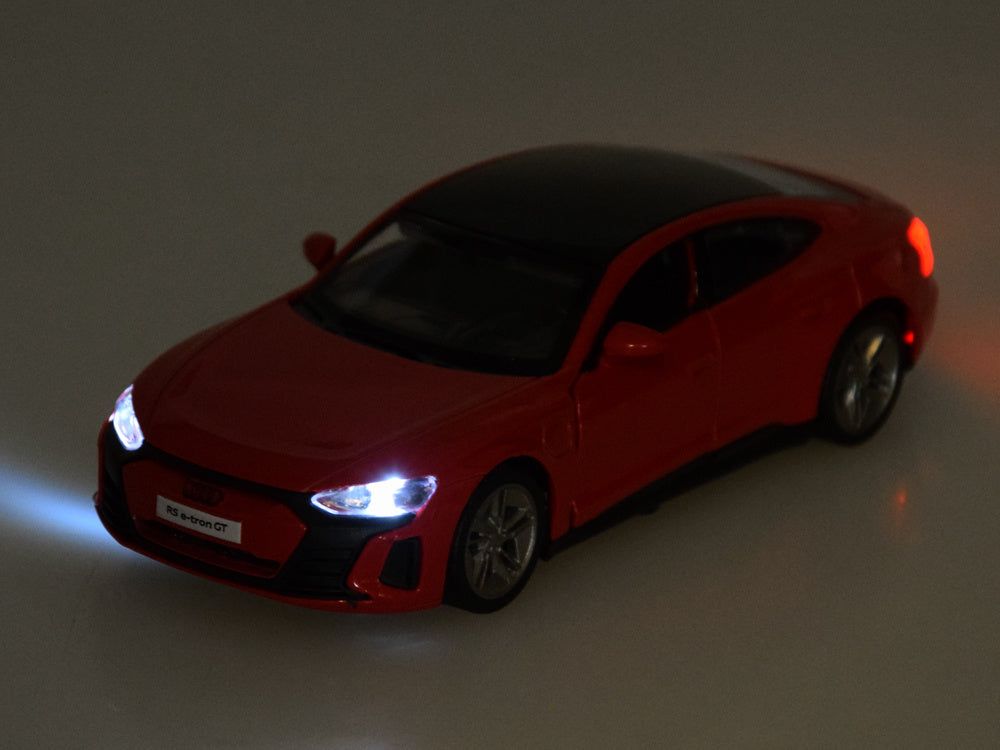 Metalni AUDI RS e-tron GT (1:36)