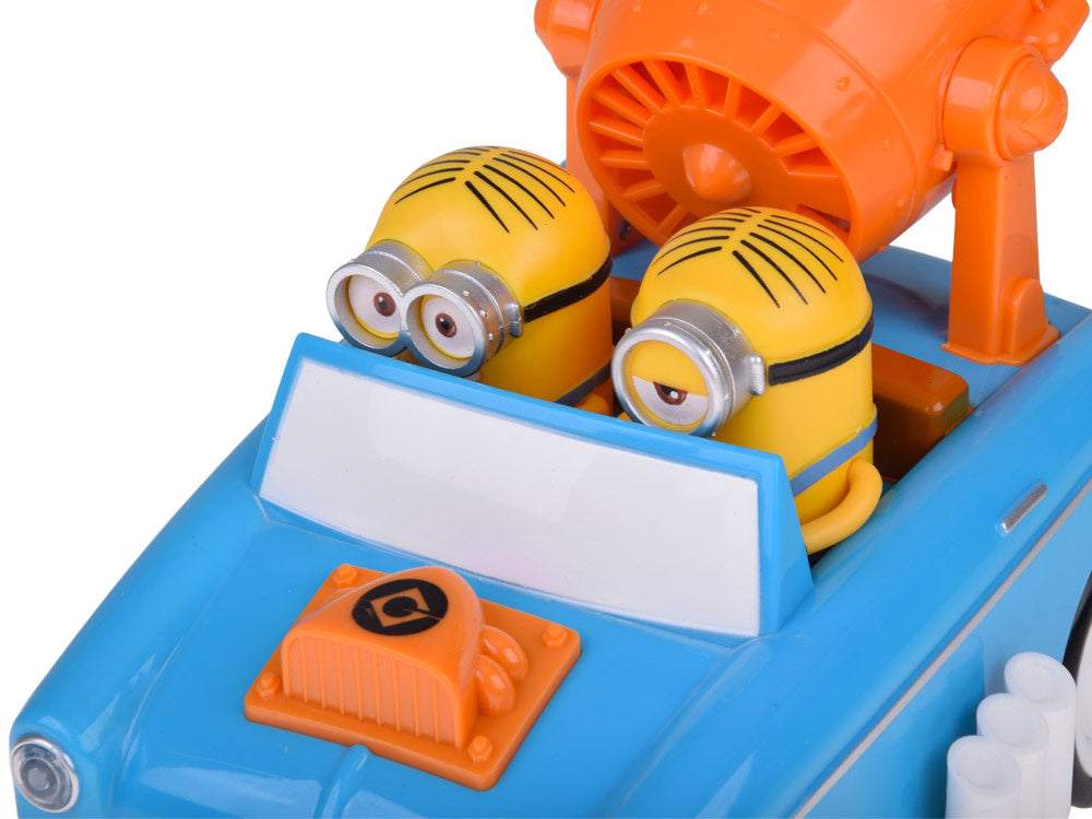 Minions u interaktivnom autiću