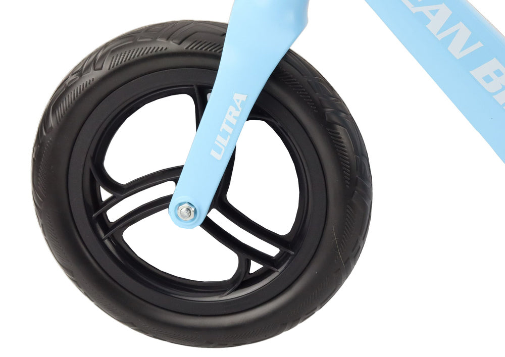 Bicikl bez pedala ULTRA s laganom konstrukcijom - svjetlo plavi