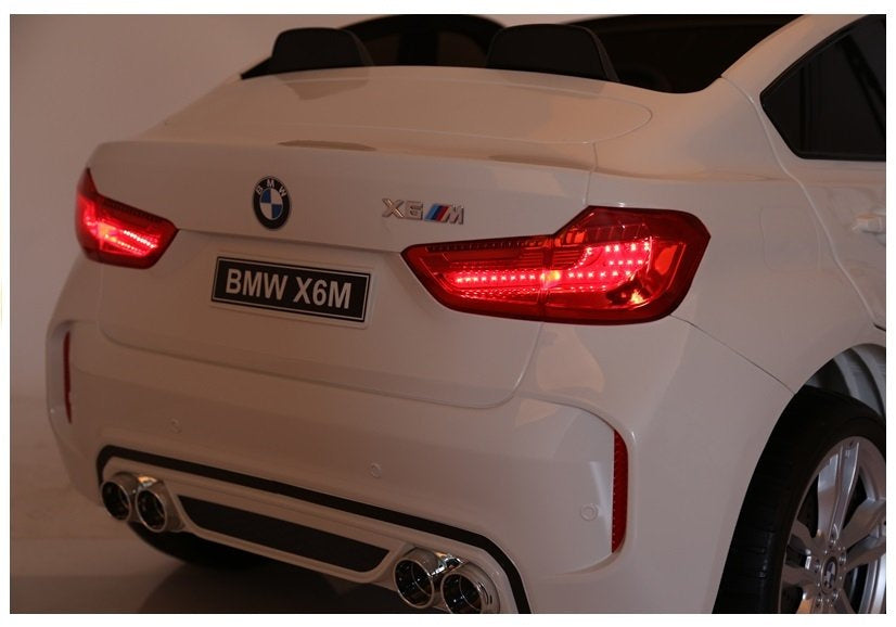 Licencirani auto na akumulator BMW X6M – dvosjed – bijeli