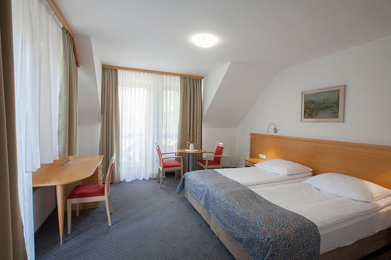 Bohinjsko jezero, 2, 3 ali 4 nočitve z zajtrkom in wellnessom za dve osebi - Hotel Jezero****