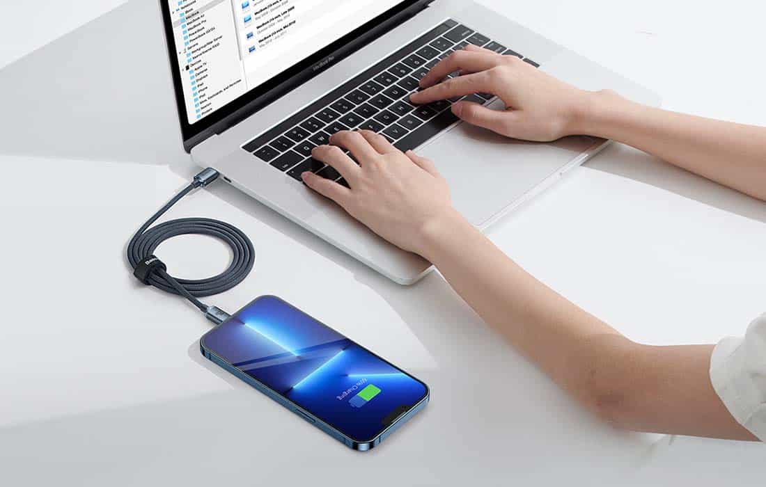 Baseus Crystal kabel USB-C na Lightning 20W PD 120 cm (črn)