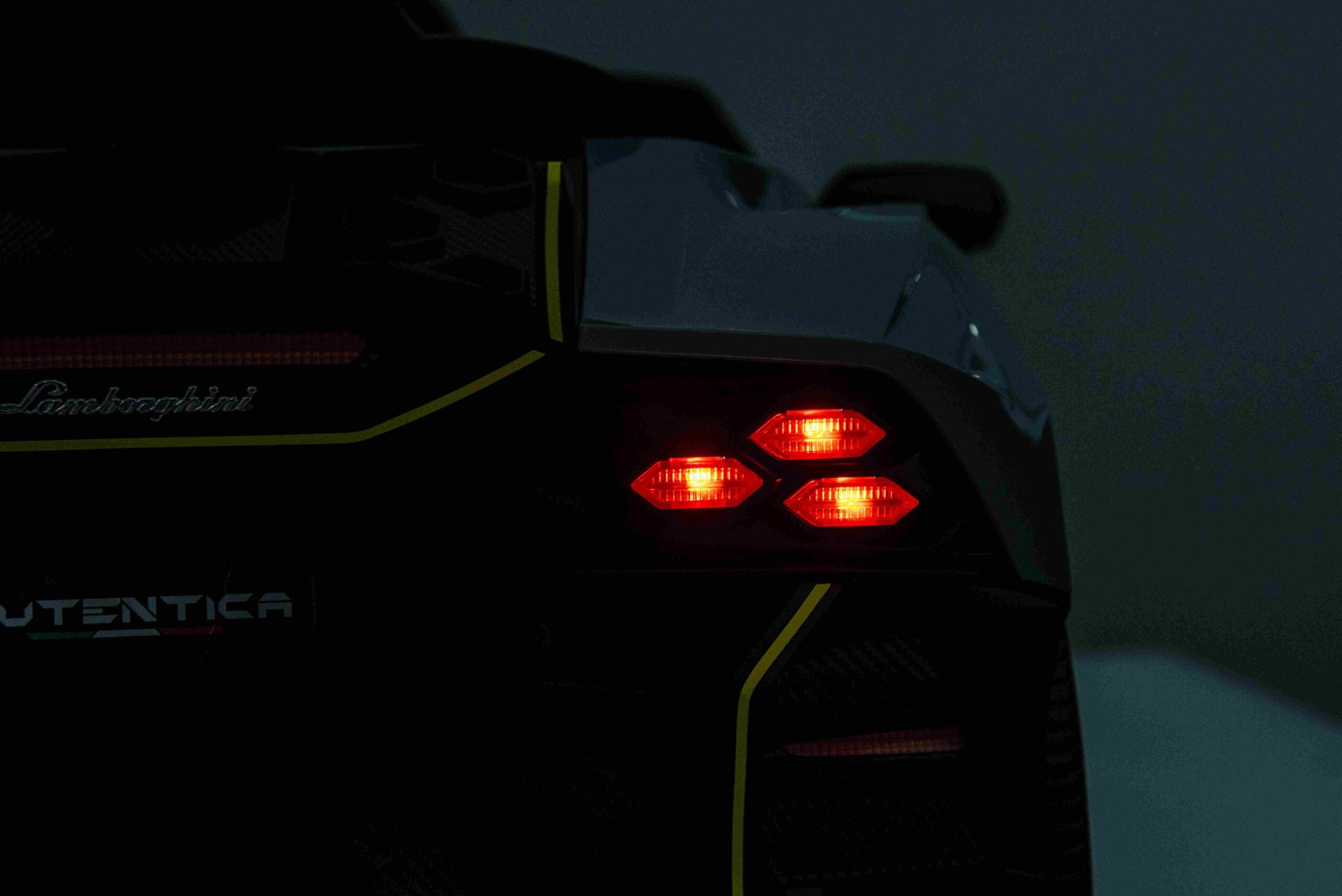Licencirani auto na akumulator Lamborghini Invencible - bijeli