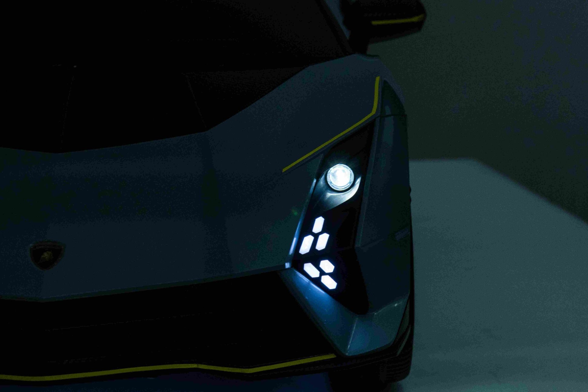 Licencirani auto na akumulator Lamborghini Invencible - bijeli