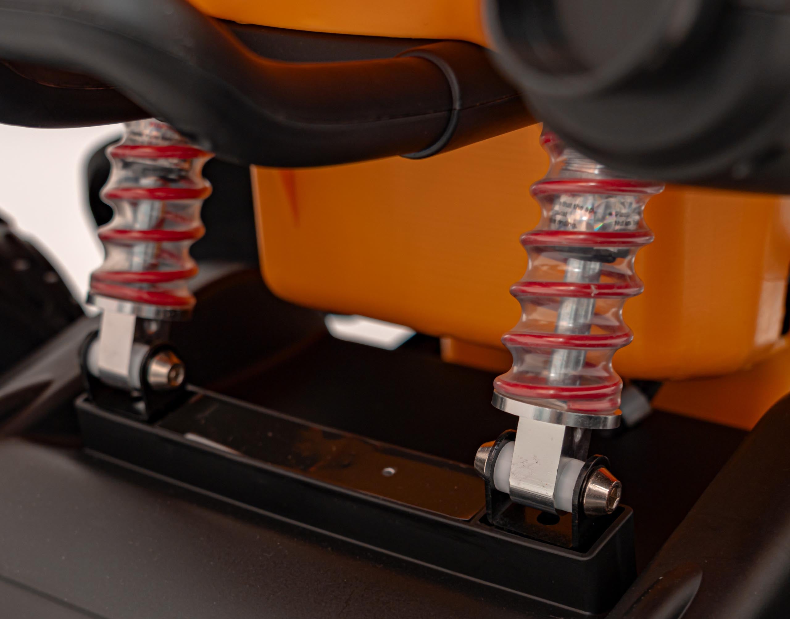 Licencirani quad na akumulator Mclaren Racing MCL 35 4x4- narančasti