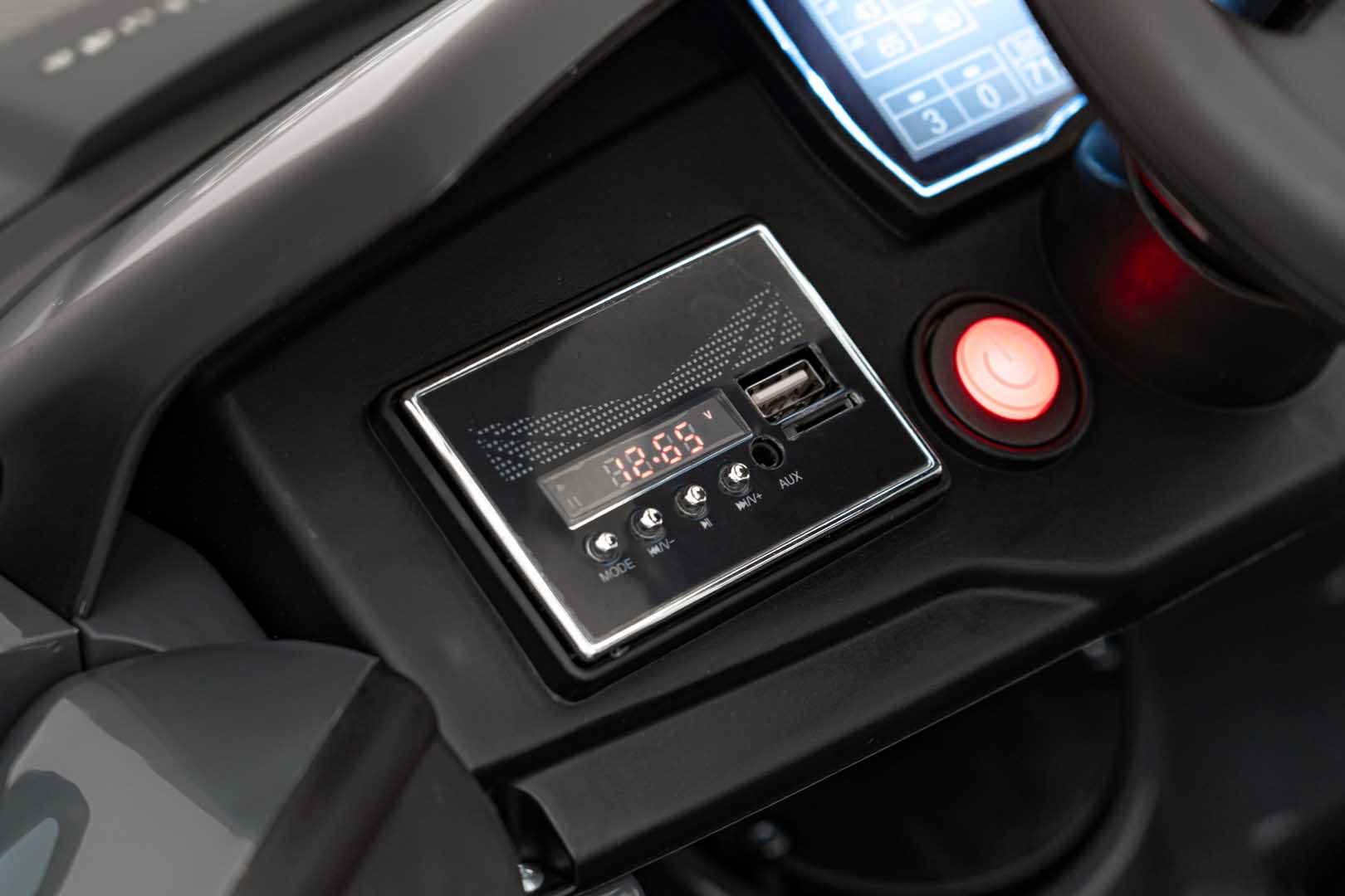 Licencirani auto na akumulator Audi RSQ E-TRON - sivi