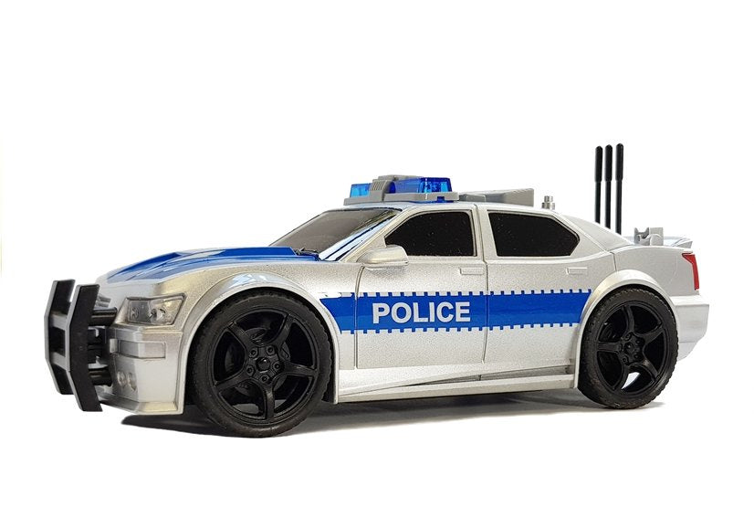 Policijski automobil na baterije 1:20 sa zvučnim i svjetlosnim efektima - srebrni