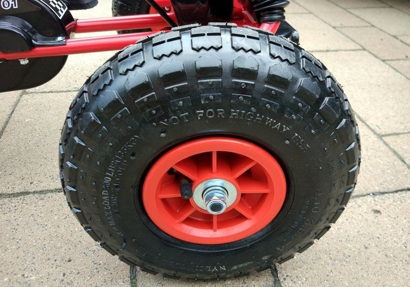 Go-Kart na pedale A-15 s pumpanim kotačima - crveni