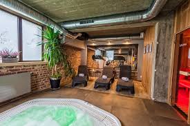 Poljska, oddih blizu Krakova, 2 ali 3 nočitve za 2 osebi z zajtrkom, wellnessom in obiskom konjušnice – Hotel Szary Residence