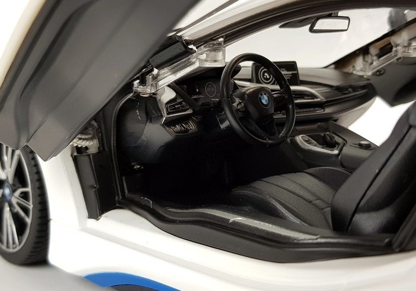 Licencirani auto na daljinsko upravljanje BMW i8 Rastar 1:14 s automatskim vratima - bijeli