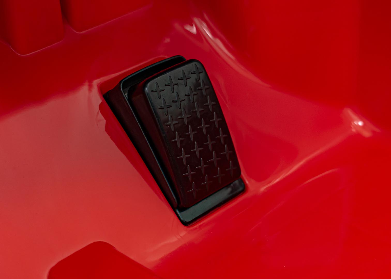 Licencirani auto na akumulator Porsche 718 MP4 - crveni
