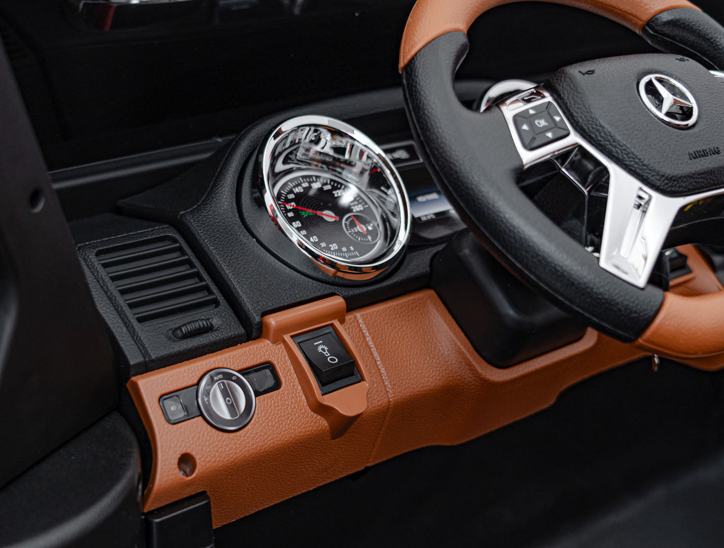 Licencirani auto na akumulator Mercedes Benz MAYBACH G650 STRONG - dvosjed - bijeli