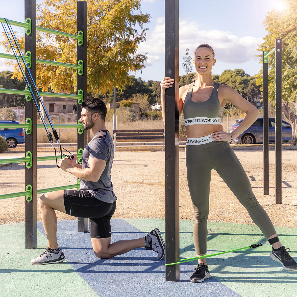 Paket stanica za zgibove fitness i set elastičnih traka s dodacima i vodičem InnovaGoods