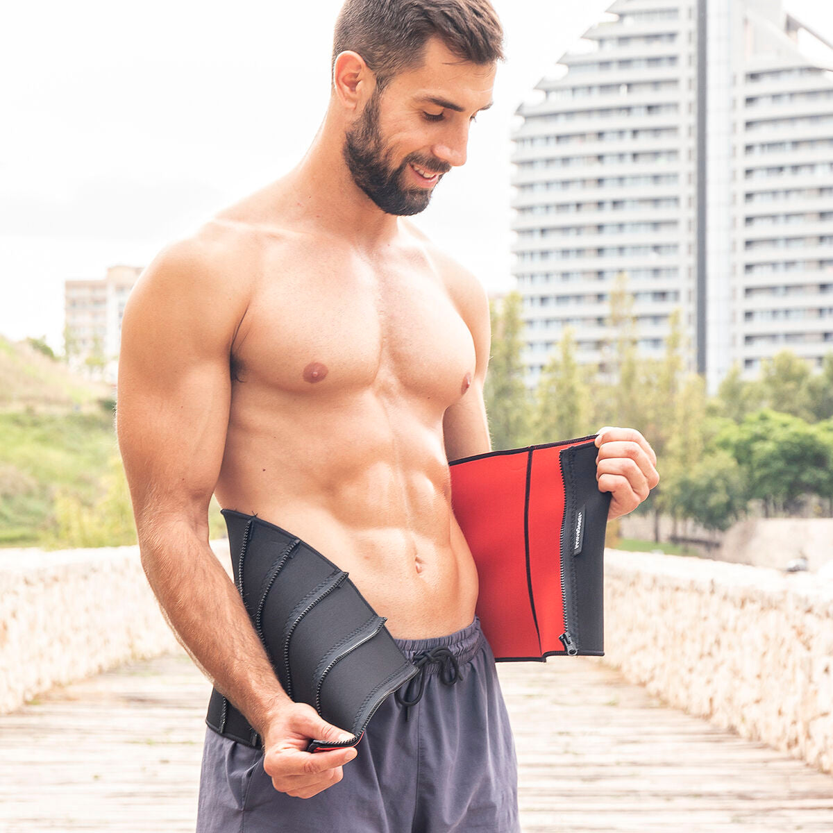 Paket vibracijska platforma s zvučnikom, trakovi otpora, daljinski i sportski pojas Sauna InnovaGoods