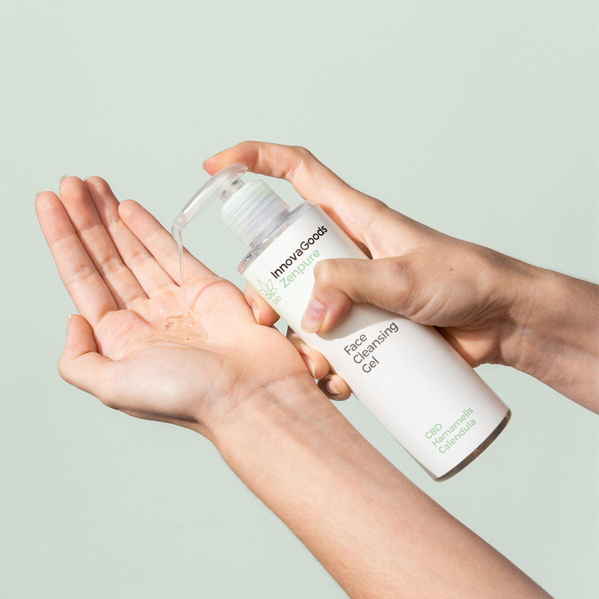 Paket električna sauna za lice, CBD gel za čišćenje lica Zenpure 200 ml i tonik CBD Zenfresh 150 ml InnovaGoods