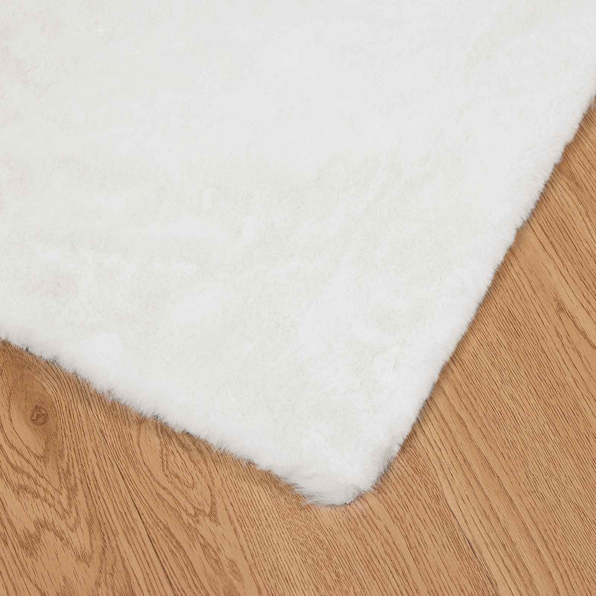Protuklizni tepih od umjetnog zečjeg krzna OLITE Bijela 140 x 200 cm