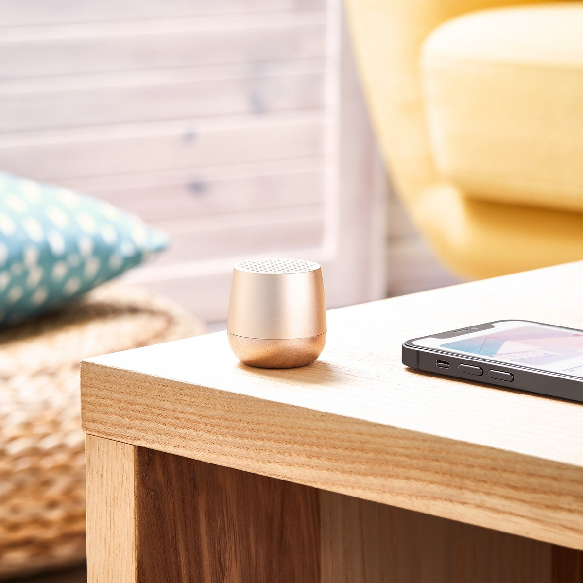 Lexon MINO+ Bluetooth Zvučnik - 3W - type c ili wireless punjenje ZLATNI