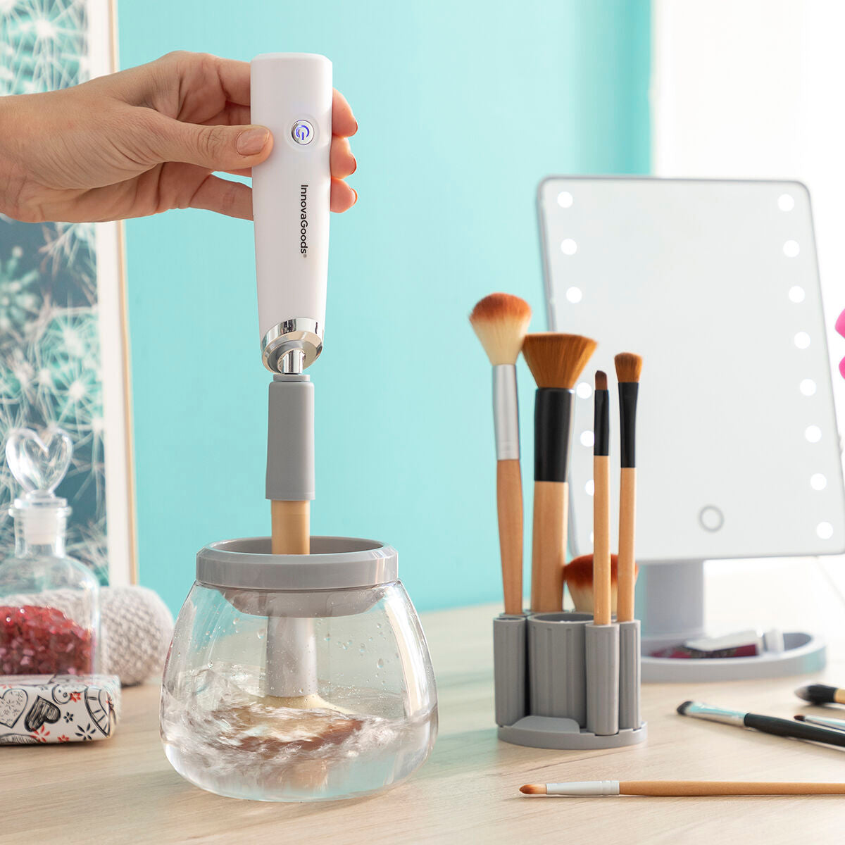 Automatsko sredstvo za čišćenje i sušenje kistova za šminkanje Maklin InnovaGoods