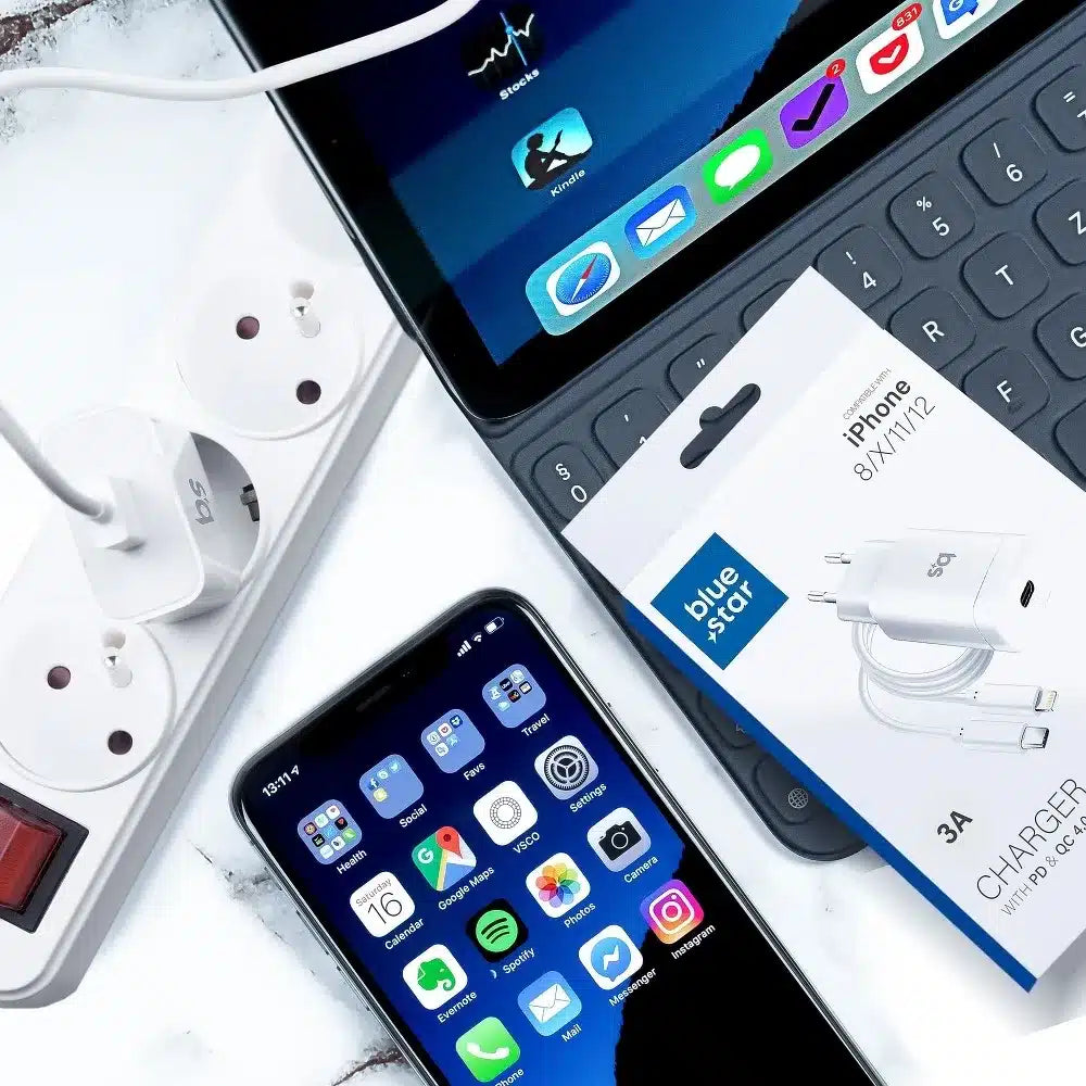 Stenski polnilec za iPhone 18W s PD polnjenjem s snemljivim kablom Blue Star