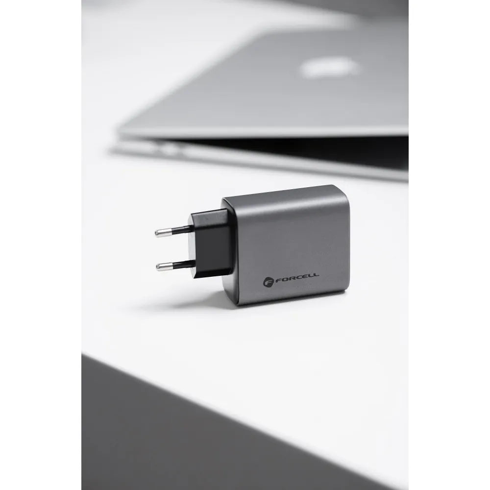 Forcell F-Energy GaN omrežni polnilec - 65 W s priključki: 2x USB C in USB A s PD in QC 4.0 polnjenjem