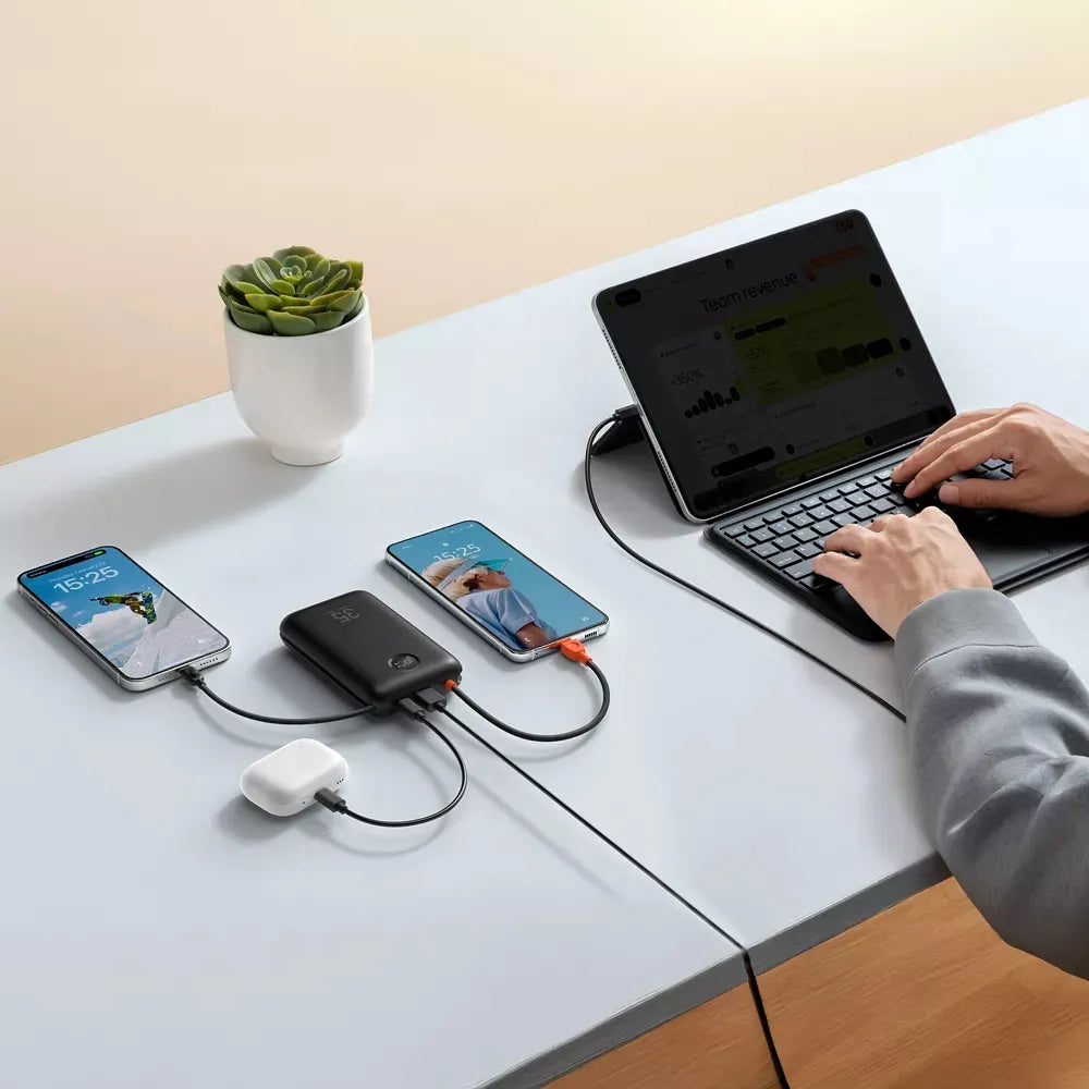 VEGER powerbank 20000 mAh z vgrajenimi kabli Type C / Lightning PD QC3.0 35W K2 (W2068) črn