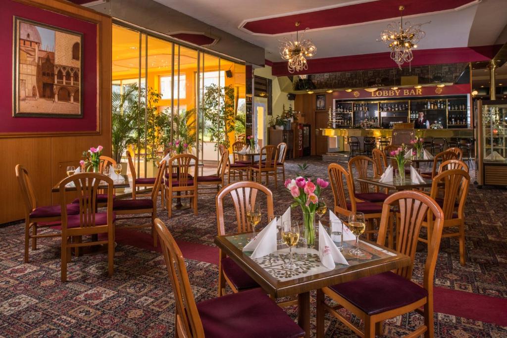 Praga, 2, 3 ali 4 nočitve za 2 osebi z zajtrkom ali polpenzionom in wellnessom v Top Hotel****