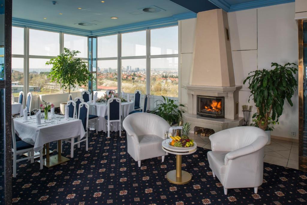 Praga, 2, 3 ali 4 nočitve za 2 osebi z zajtrkom ali polpenzionom in wellnessom v Top Hotel****